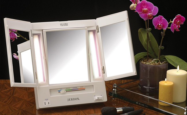 Jerdon JGL9W Two-Sided Lighted Mirror Review